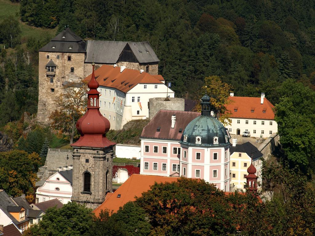 Hotel Penzion - Restaurant U Zámku Bečov nad Teplou Exteriér fotografie