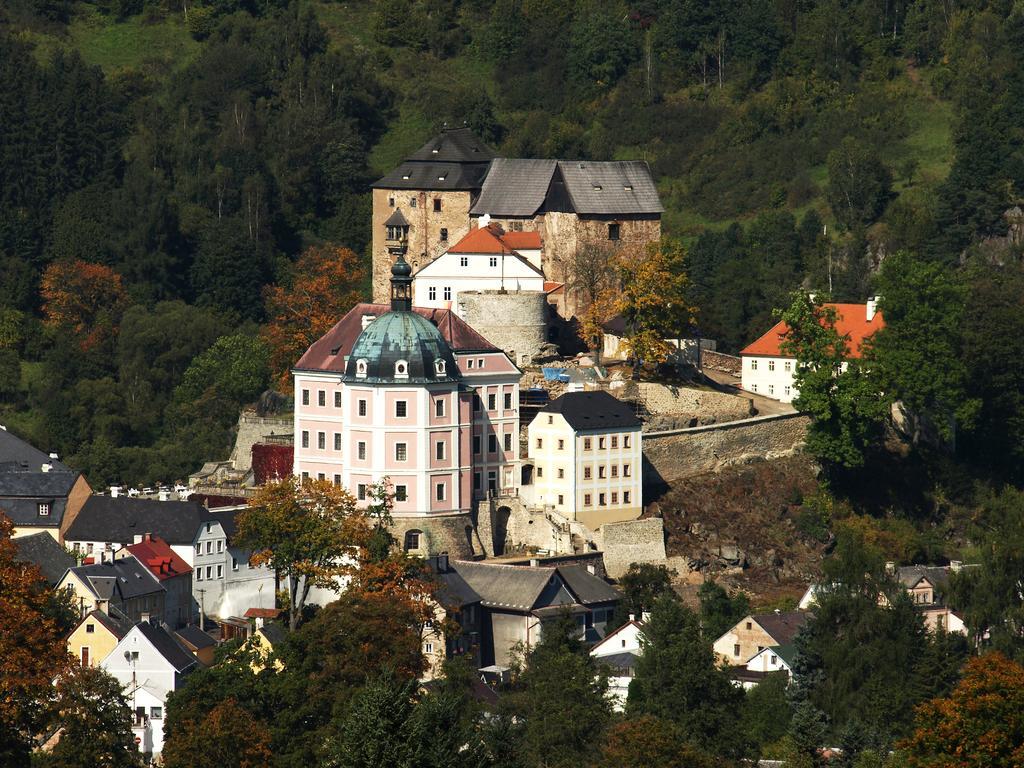 Hotel Penzion - Restaurant U Zámku Bečov nad Teplou Exteriér fotografie