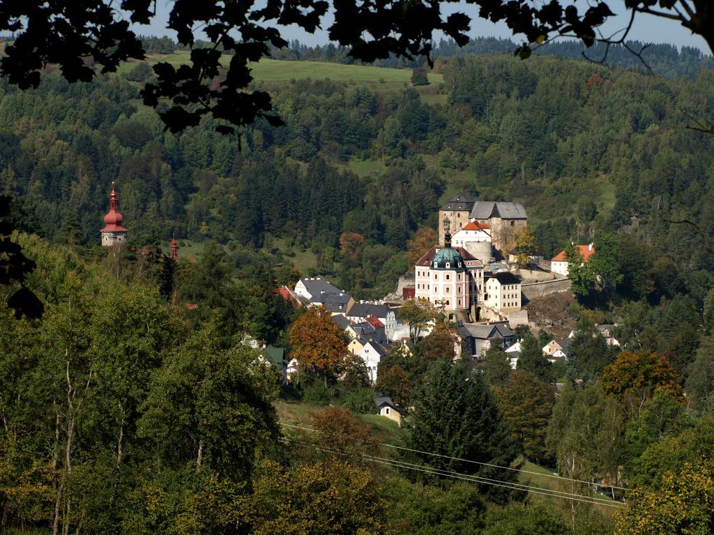 Hotel Penzion - Restaurant U Zámku Bečov nad Teplou Exteriér fotografie