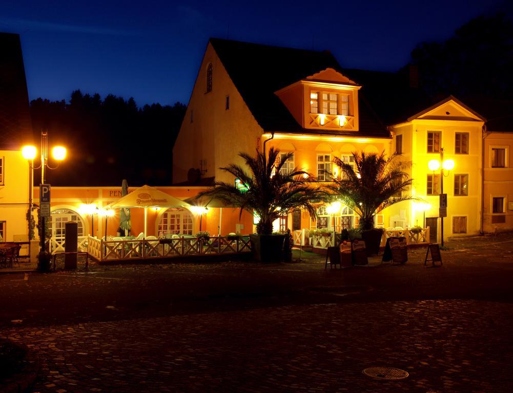 Hotel Penzion - Restaurant U Zámku Bečov nad Teplou Exteriér fotografie