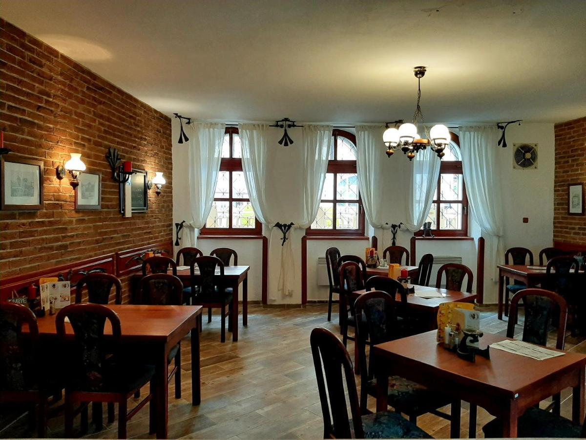 Hotel Penzion - Restaurant U Zámku Bečov nad Teplou Exteriér fotografie