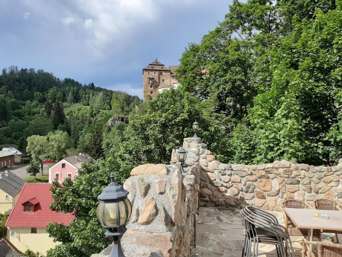 Hotel Penzion - Restaurant U Zámku Bečov nad Teplou Exteriér fotografie