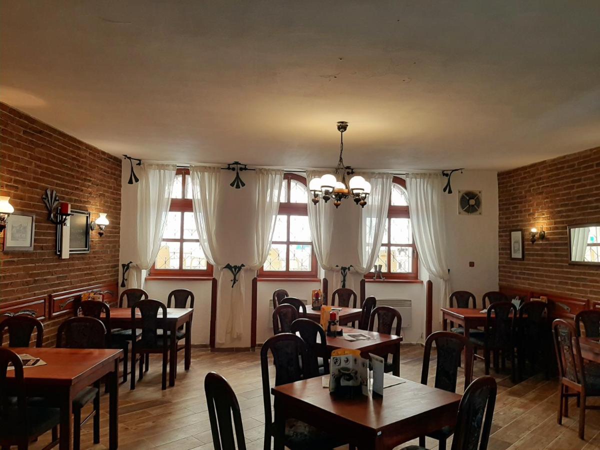 Hotel Penzion - Restaurant U Zámku Bečov nad Teplou Exteriér fotografie